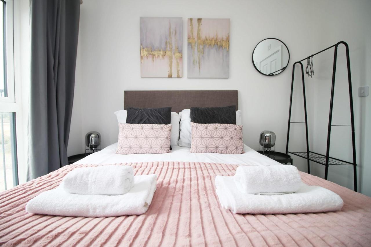 Beachview By Mia Living Close To Beach, Free Parking, Modern 2 Bedroom Apartment Barry Eksteriør billede